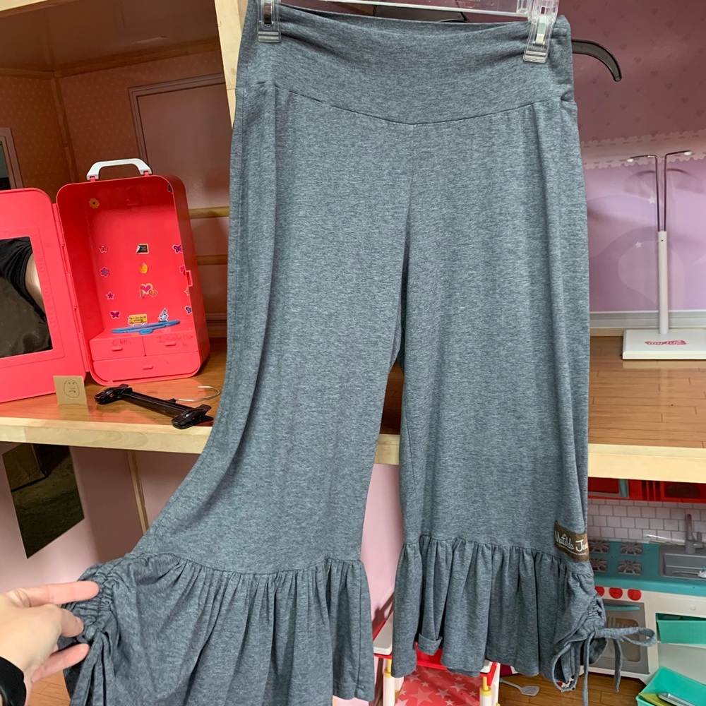 Matilda Jane ruffle Capri length pants